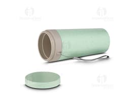 Vaso de plástico transparente con tapa y sorbete.