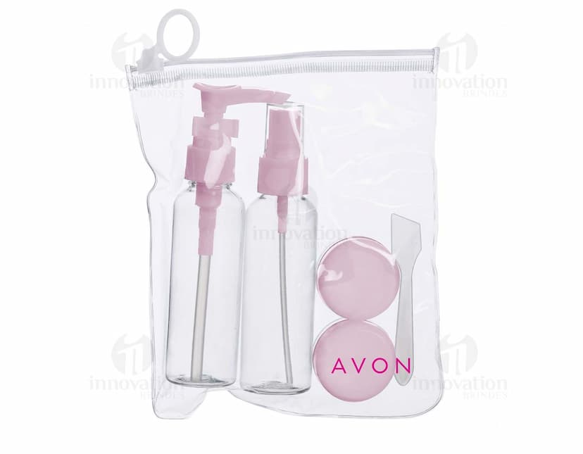 Kit Viagem 5 Peças contendo nécessaire, porta-passaporte, etiqueta de bagagem, máscara de dormir e travesseiro inflável.