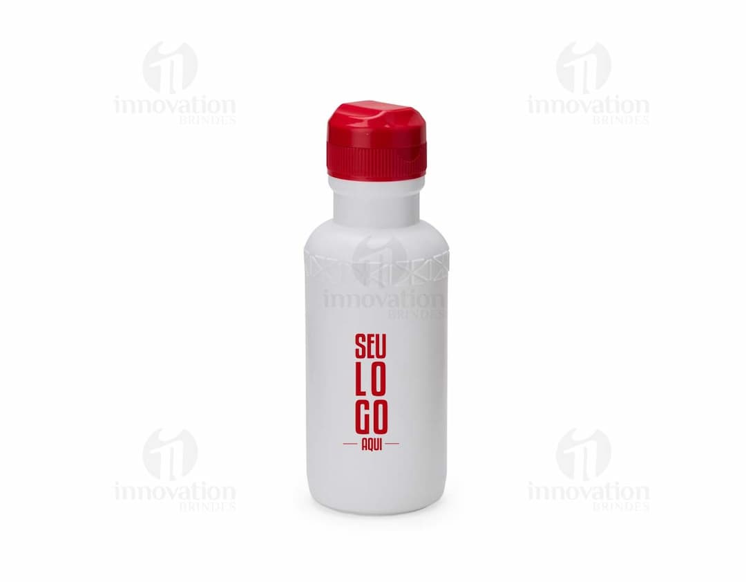 Squeeze plástico de 500ml em cor verde, com tampa rosqueável e design moderno.