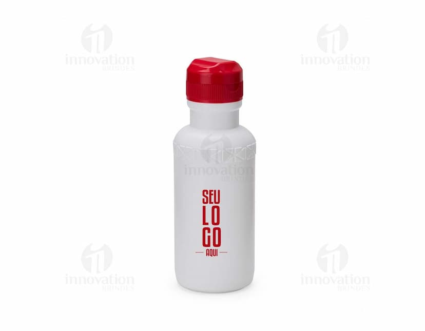 Squeeze plástico de 500ml em cor verde, com tampa rosqueável e design moderno.