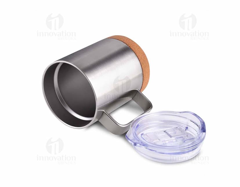 Caneca térmica branca com tampa de rosca e alça preta, ideal para manter a temperatura de bebidas quentes ou frias por mais tempo.