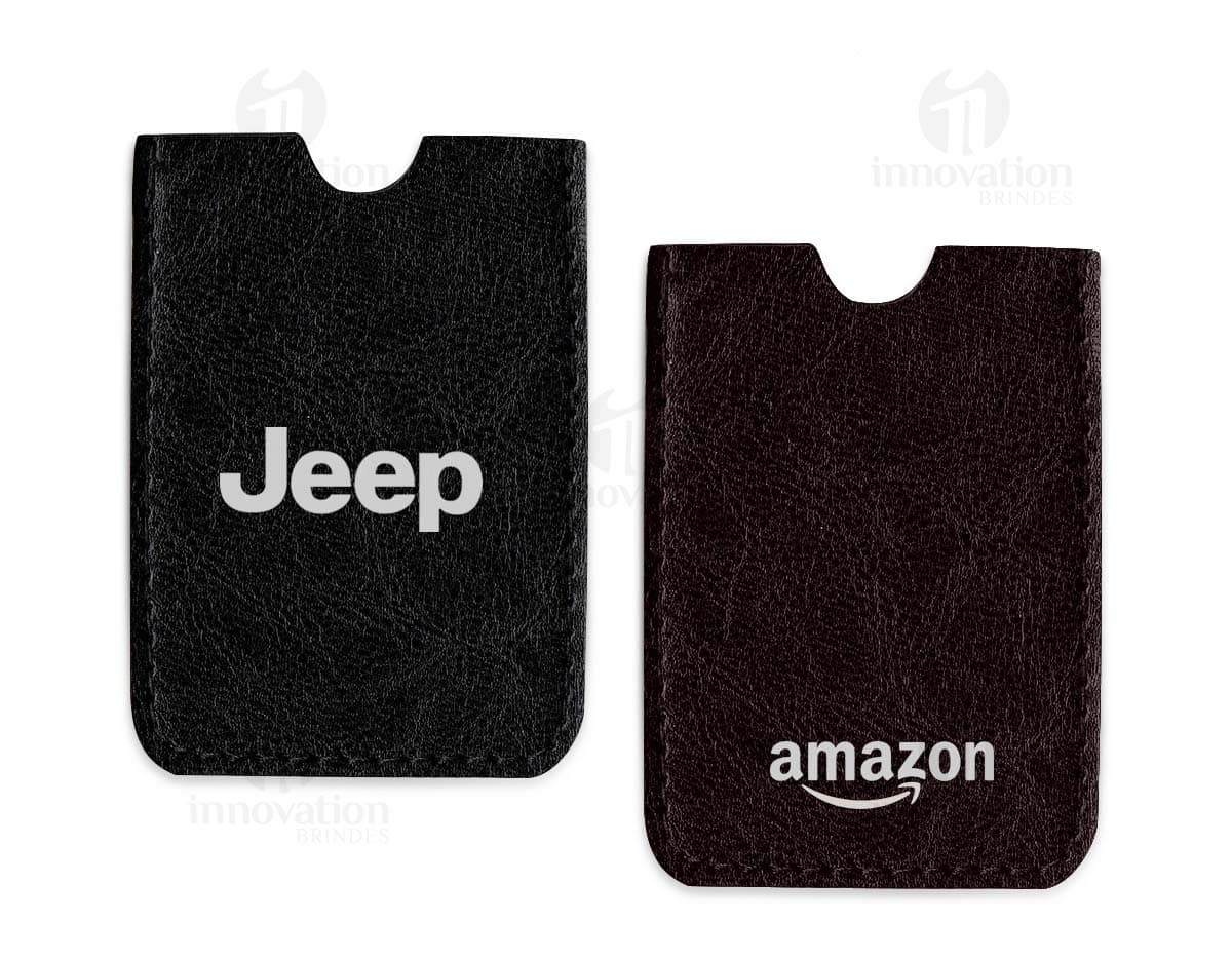 Porta Cartão Couro Sintético preto com capacidade para diversos cartões, feito de material durável e elegante.