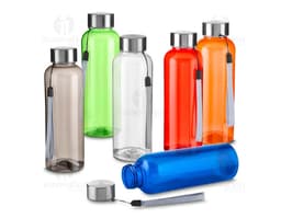 Garrafa plástica de 500ml em cor amarela, com tampa de metal e design transparente. A garrafa contém líquido e está próxima