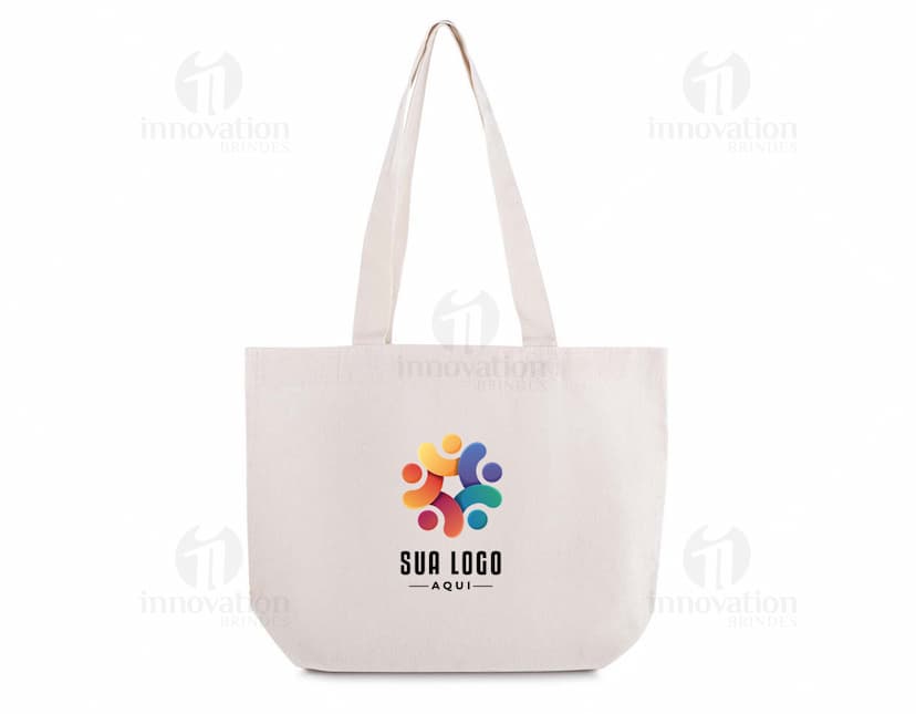 Sacola em Algodão amarela e colorida, vazia, com alça de metal e design elegante. Ideal para transporte de compras, presentes e objetos.