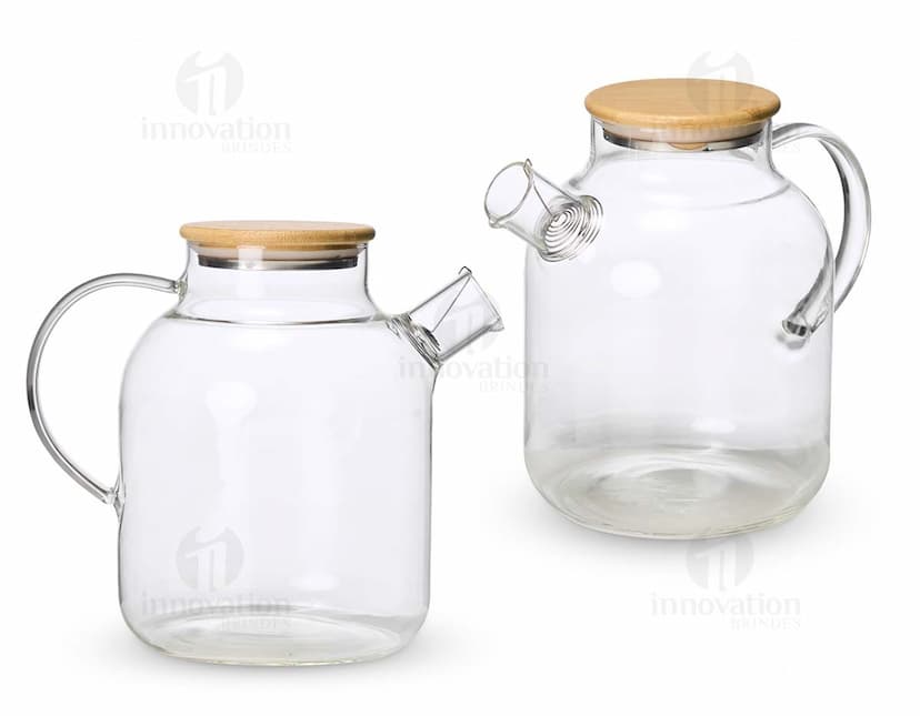 Chaleira de vidro borossilicato transparente, com capacidade para líquidos, ideal para servir bebidas quentes ou frias. Perfeito para ocasiões especiais e ambientes de restaurantes e bares.