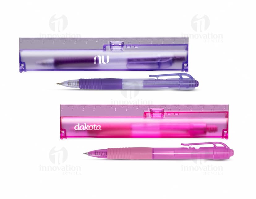 Kit estojo com caneta plástico contendo writing implement, pencil, straightener, device, pen, school, education, ballpoint, color, office, paper, draw, colorful, rainbow, pencils, crayon, yellow, art, drawing, marker, design, orange, highlighter, paint, write, bright, creativity, pink, group, pencil box, object, crayons, colors, box, pointer, writing, tools, creative, equipment, purple, learn, objects, light pen, close, supplies, artist, wood, business, sharp, college, chalk, pastel, artistic, container, pattern, graphics, eraser, pens, information, instrument, tool, book, stack, plastic, indicator, coloring, wooden, multi, set, child, data, children, brown, closeup, sketching, work, stationery, nobody, notebook, variation, blank, study, page, symbol.