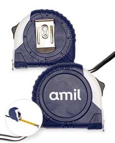 Dispositivo de medição de precisão, a trena emborrachada de 3 metros é uma ferramenta de construção resistente e durável. Possui uma fita amarela resistente, ideal para trabalhos de carpintaria e reparos diversos. Com design ergonômico e fácil de manusear, é perfeita para medições precisas em projetos de construção e manutenção.