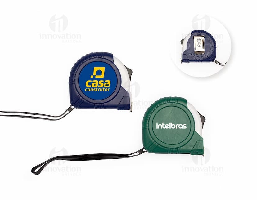 Dispositivo de medição de precisão, a trena emborrachada de 3 metros é uma ferramenta de construção resistente e durável. Possui uma fita amarela resistente, ideal para trabalhos de carpintaria e reparos diversos. Com design ergonômico e fácil de manusear, é perfeita para medições precisas em projetos de construção e manutenção.