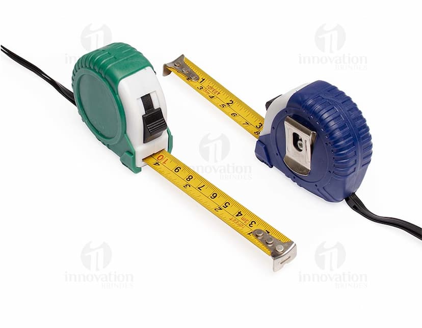 Dispositivo de medição de precisão, a trena emborrachada de 3 metros é uma ferramenta de construção resistente e durável. Possui uma fita amarela resistente, ideal para trabalhos de carpintaria e reparos diversos. Com design ergonômico e fácil de manusear, é perfeita para medições precisas em projetos de construção e manutenção.