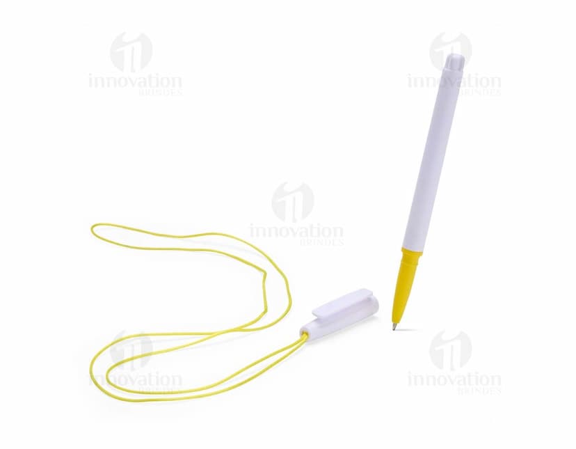 Caneta plástica com cordão, objeto de escrita em plástico preto, com design ajustável e cordão para fixação. Ideal para uso em escritórios, escolas e em casa.