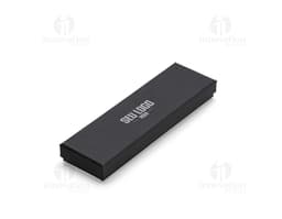 Estojo de papelão preto para armazenamento de dispositivos eletrônicos, como dongles, drives e cartões de memória. Ideal para