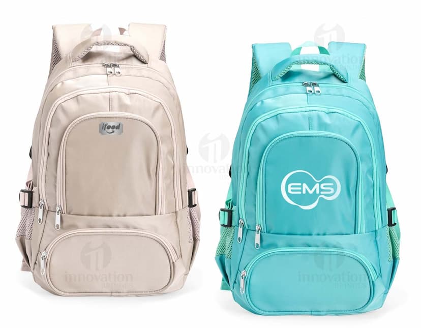 Mochila de poliéster de 17 litros em cor verde com bolsos laterais e alça ajustável.