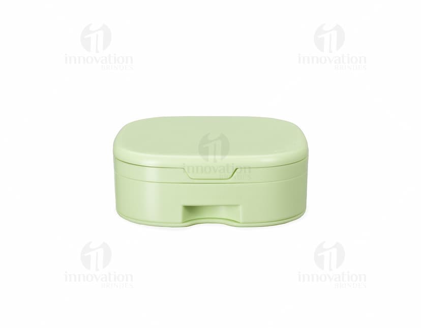 Porta-Joias com Espelho em formato retangular, com divisórias internas e fechamento em metal dourado.