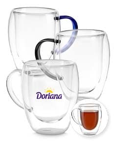 Caneca de Vidro Borossilicato transparente sobre fundo branco.