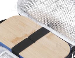 Bolsa térmica de 5 litros na cor azul, com alça ajustável e fecho em zíper. Ideal para transportar alimentos e manter a