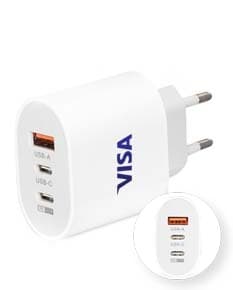 Carregador Turbo Com 3 Portas - Produto com tecnologia de carregamento rápido e três entradas para carregar dispositivos simultaneamente.