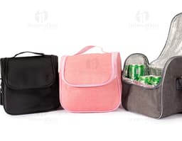 Bolsa térmica de 5 litros com alça ajustável e zíper na cor azul.
