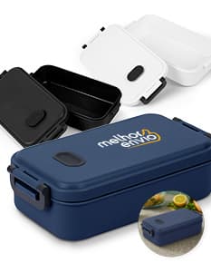 Marmita em PP 900ml, recipiente de plástico transparente com tampa preta.