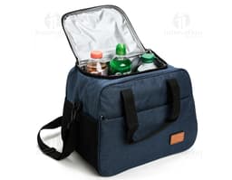 Bolsa térmica de 20 litros, na cor preta, com alças para transporte e zíper na parte superior.