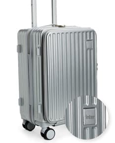 Mala de viagem de 32 litros na cor preta, com rodinhas e alça retrátil. Ideal para viagens curtas e práticas.