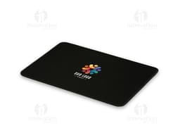 Matepad de cuero marrón con diseño retro. Objeto de tecnología para mejorar el rendimiento del ratón en laptops y