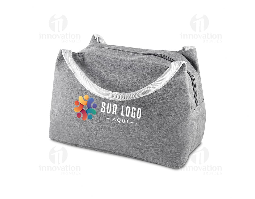 Bolsa térmica em poliéster preta, estilo casual e elegante, com alça de couro e fecho de metal. Acessório de moda feminina