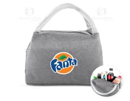 Bolsa térmica em poliéster preta, estilo casual e elegante, com alça de couro e fecho de metal. Acessório de moda feminina