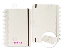 cade do disco ecológico com design vintage de cor marrom e amarela, feito de material reciclado. O caderno está aberto