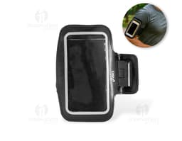 Manguito deportivo de cuero sintético negro, con cierre de metal. El objeto es una bolsa de equipo moderna, utilizada para