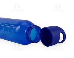 Transparent 700ml plastic bottle with lid, ideal for storing liquids such as water, juices, or other beverages. The bottle is