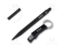 Conjunto caneta e chaveiro de metal prateado, com características de tool, scissors, wrench, knife, opener e screw. O objeto