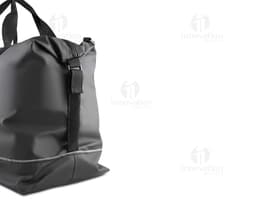 Mala esportiva em PU preta com fecho de zíper, alça de couro, design moderno e elegante. Ideal para viagens, negócios ou uso