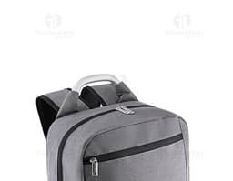 Mochila de couro preta vintage, ideal para viagens de negócios e profissionais de fotografia. Com design clássico e elegante