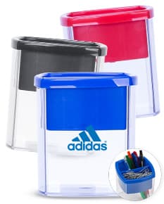 Porta caneta e clips de plástico na cor preta.