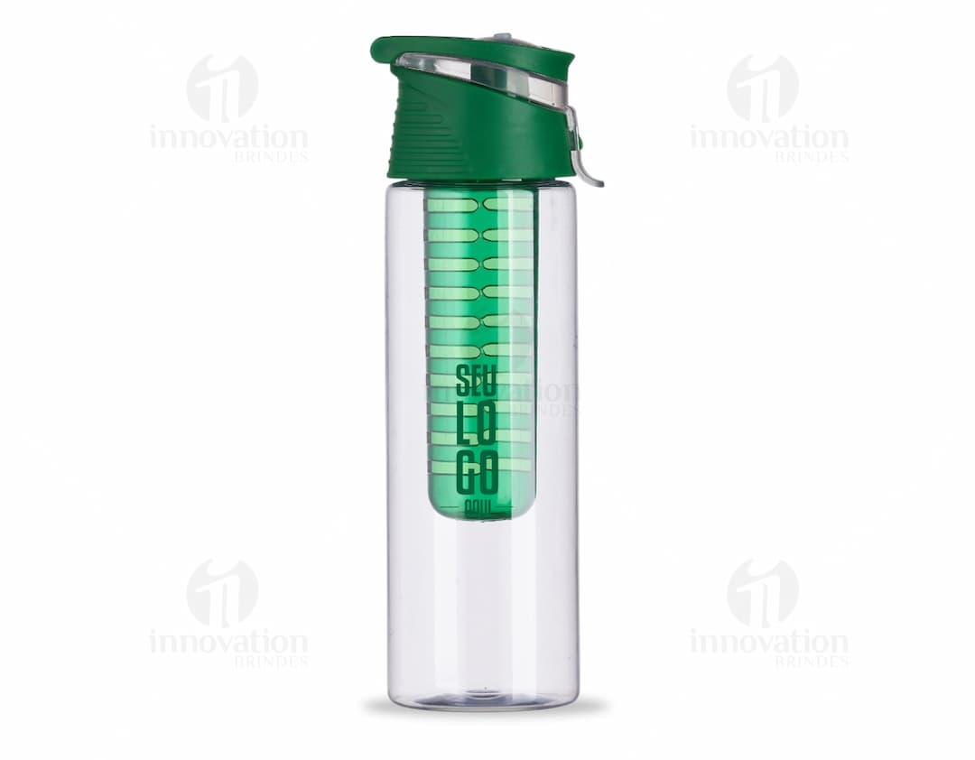 Garrafa plástica 700ml - Ideal para manter a hidratação em dia! Design moderno e prático, perfeito para levar para academia, trabalho ou passeios. Garanta a sua!
