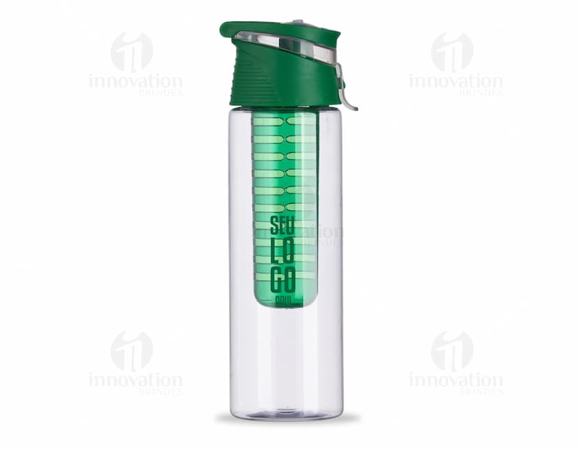 Garrafa plástica de 700ml - ideal para sua rotina de cuidados diários. Com design clean e transparente, é perfeita para armazenar água, produtos de higiene e beleza. Garanta praticidade e saúde com esse item essencial.