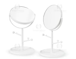 Espejo de mesa plástico en forma de copa de vino vacía, con diseño moderno y brillante. Refleja objetos y personas alrededor