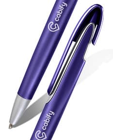 Caneta Plástica - 03: Ideal para seu dia a dia de trabalho ou estudo, essa caneta possui um design moderno e prático. Fabricada em plástico resistente, proporciona uma escrita suave e precisa. Perfeita para assinar documentos, fazer anotações e destacar ideias. Adquira já a sua!