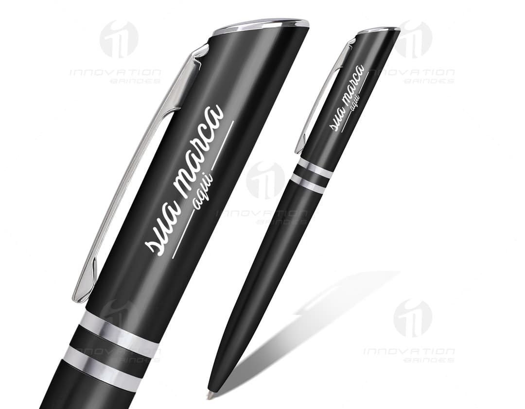 Caneta plástica descartável ideal para uso no escritório ou na escola. Com design moderno e cores vivas, possui tinta de alta