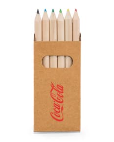 Lindo conjunto de lápis de cor - 02 perfeito para presentear! Embalagem de papelão resistente e design quadrado. Ideal para negócios e comunicações. Adquira já o seu e dê cor aos seus momentos especiais. Ótima opção de brinde!