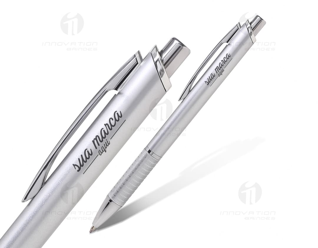 Caneta plástica resistente e durável, ideal para uso no escritório, em documentos e na educação. Possui ponta afiada e tinta