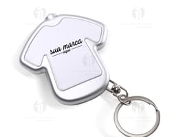 Chaveiro de plástico em formato de camisa para garantir a segurança dos seus negócios. Com design moderno e resistente, este