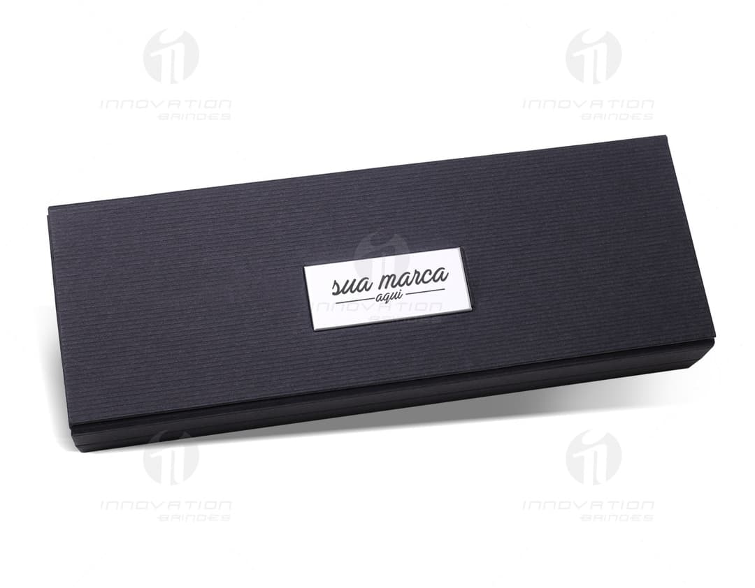 Kit bolígrafo y porta lápiz - 03: un conjunto moderno y práctico para escribir. Hecho de plástico de alta calidad con