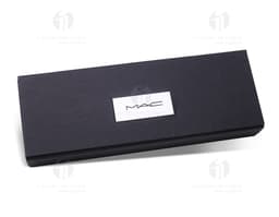 Kit bolígrafo y porta lápiz - 03: un conjunto moderno y práctico para escribir. Hecho de plástico de alta calidad con