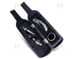 Kit Vinho - 15: Acompanhe suas celebrações com estilo com o Kit Vinho - 15. Com garrafa de vinho tinto, copo de vidro e