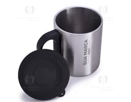 Caneca de metal de 180ml, perfeita para apreciar sua bebida favorita! Feita em alumínio resistente, com alça para facilitar o