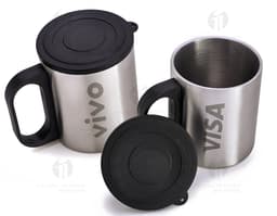 Caneca de metal de 180 ml, ideal para desfrutar de suas bebidas quentes favoritas. Feita de alumínio resistente e durável