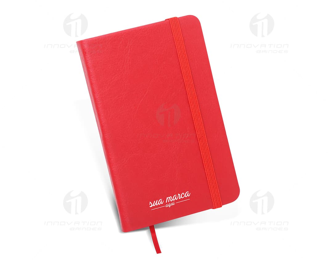 Synthetic leather notebook from the Moleskine brand, measuring 14x8.8 cm with 5 blank pages. Perfect for use in the office