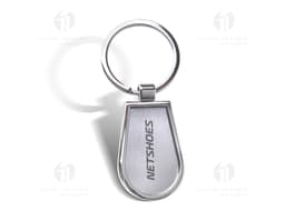 Llavero de metal - 13: este llavero moderno y seguro es perfecto para mantener tus llaves organizadas y siempre al alcance.