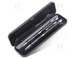 Kit Caneta e Lapiseira: Um conjunto essencial para escrita em casa, no escritório ou na escola. Feito em aço cromado, com